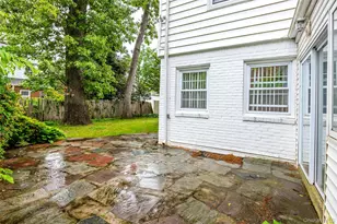 14 Chelsea Ct, Freeport, NY 11520 - Photo 25