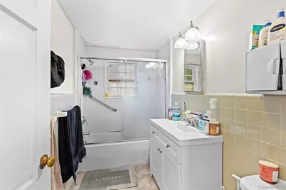 14 Chelsea Court, Freeport, NY 11520 - Photo 13
