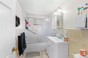 14 Chelsea Ct, Freeport, NY 11520 - Photo 13