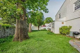 14 Chelsea Ct, Freeport, NY 11520 - Photo 23