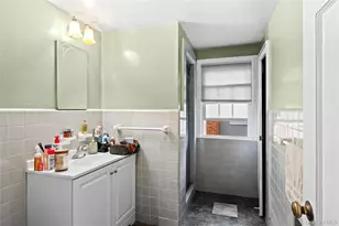 14 Chelsea Ct, Freeport, NY 11520 - Photo 9