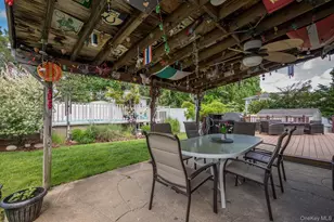 1400 Wagner St, Wantagh, NY 11793 - Photo 27