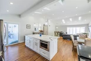 7 Dunhill Rd, Manhasset Hills, NY 11040 - Photo 13