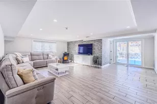 7 Dunhill Rd, Manhasset Hills, NY 11040 - Photo 27