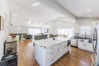 7 Dunhill Road, Manhasset Hills, NY 11040 - Photo 11