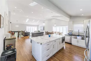 7 Dunhill Rd, Manhasset Hills, NY 11040 - Photo 11