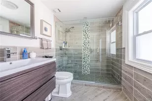 7 Dunhill Rd, Manhasset Hills, NY 11040 - Photo 29