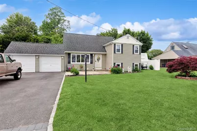 1426 Ackerson Boulevard, Bay Shore, NY 11706 - Photo 27