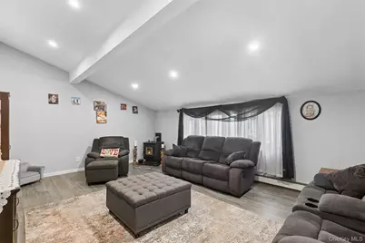 1426 Ackerson Boulevard, Bay Shore, NY 11706 - Photo 9