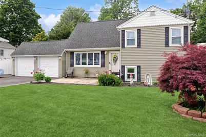 1426 Ackerson Boulevard, Bay Shore, NY 11706 - Photo 25