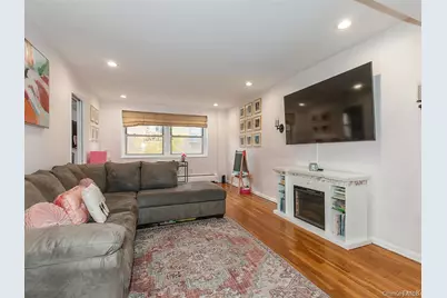 45 Hillpark Avenue #2L, Great Neck, NY 11021 - Photo 9