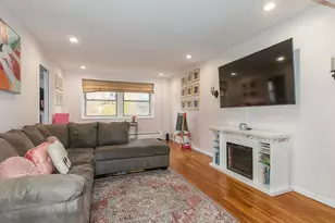 45 Hill Park Ave, Great Neck, NY 11021 - Photo 9
