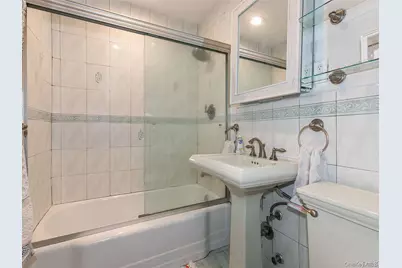 45 Hillpark Avenue #2L, Great Neck, NY 11021 - Photo 15