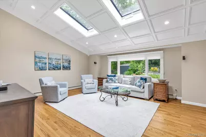 15 Bluff Circle, Hauppauge, NY 11788 - Photo 5