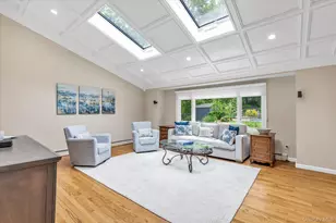 15 Bluff Cir, Hauppauge, NY 11788 - Photo 5