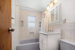 11 Balsam Ln, Levittown, NY 11756 - Photo 29