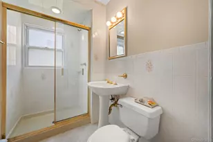 11 Balsam Ln, Levittown, NY 11756 - Photo 25