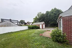79 Elmwood Ave, Hempstead, NY 11550 - Photo 17