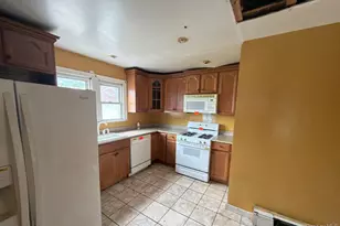 79 Elmwood Ave, Hempstead, NY 11550 - Photo 5