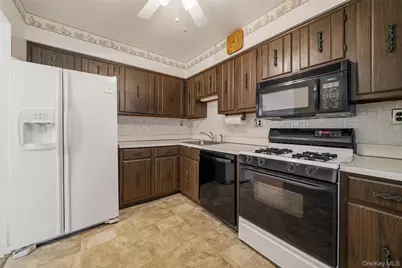 35 Milford Lane #X8, Suffern, NY 10901 - Photo 7
