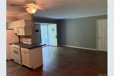 5 Laramie Court #5, Coram, NY 11727 - Photo 5