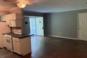 5 Laramie Ct, Coram, NY 11727 - Photo 5