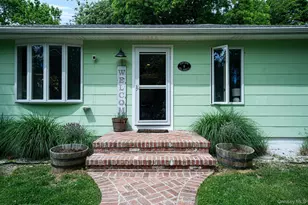 8 Hill St E, Wading River, NY 11792 - Photo 5