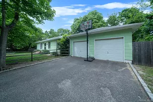8 Hill St E, Wading River, NY 11792 - Photo 3