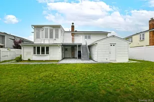 107 Beverly Rd, Massapequa, NY 11758 - Photo 31