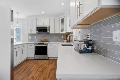 51 Fox Boulevard, Massapequa, NY 11758 - Photo 17