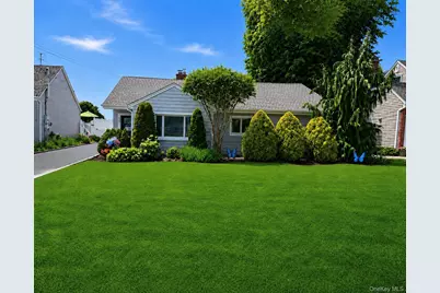51 Fox Boulevard, Massapequa, NY 11758 - Photo 3