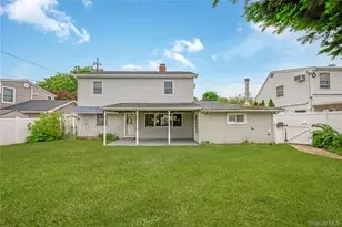 88 Bloomingdale Rd, Levittown, NY 11756 - Photo 21