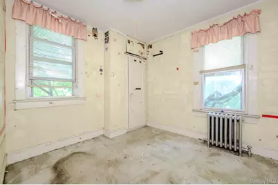 299 Tompkins Avenue, Yonkers, NY 10703 - Photo 19
