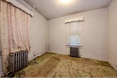 299 Tompkins Avenue, Yonkers, NY 10703 - Photo 9