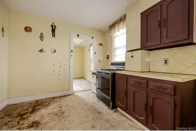299 Tompkins Avenue, Yonkers, NY 10703 - Photo 15