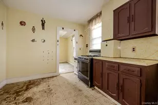 299 Tompkins Ave, Yonkers, NY 10703 - Photo 15