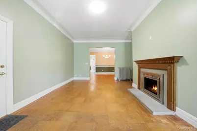 261 E 239th Street, Bronx, NY 10470 - Photo 7