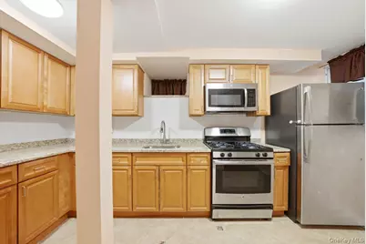 261 E 239th Street, Bronx, NY 10470 - Photo 37