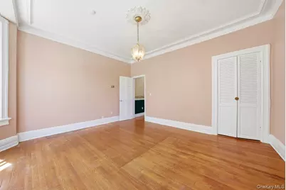261 E 239th Street, Bronx, NY 10470 - Photo 9