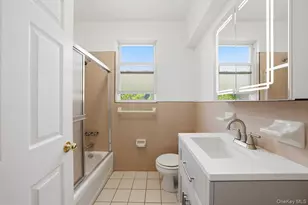 261 E 239th St, Bronx, NY 10470 - Photo 23