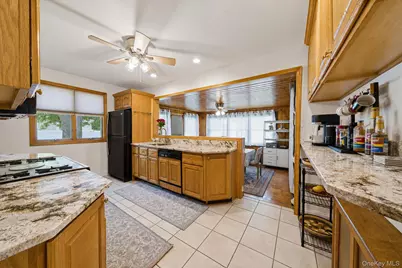 1905 Park Avenue, East Meadow, NY 11554 - Photo 13