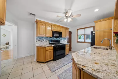 1905 Park Avenue, East Meadow, NY 11554 - Photo 15