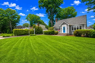 1905 Park Avenue, East Meadow, NY 11554 - Photo 3