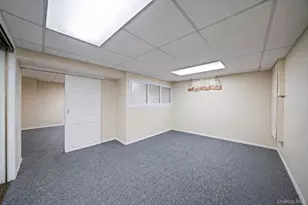 1905 Park Ave, East Meadow, NY 11554 - Photo 31