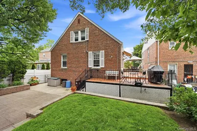1843 Yates Avenue, Bronx, NY 10461 - Photo 3