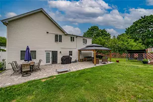 4 Country Greens Dr, Holtsville, NY 11742 - Photo 25
