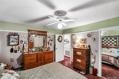 25 Del Place, Hauppauge, NY 11788 - Photo 19
