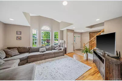 24 4th Avenue, Rocky Point, NY 11778 - Photo 9