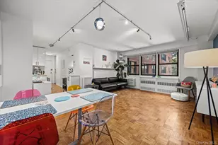 579 W 215th St, New York, NY 10034 - Photo 3