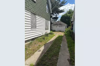 35 Van Siclen Avenue, Floral Park, NY 11001 - Photo 3